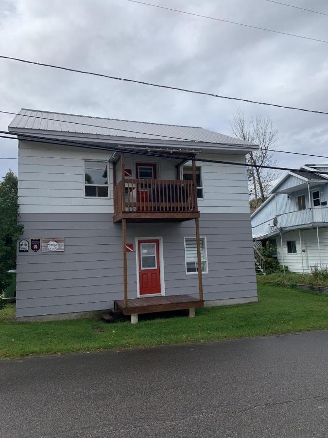 La Cabane Chez Jimmy Petit-Saguenay Экстерьер фото