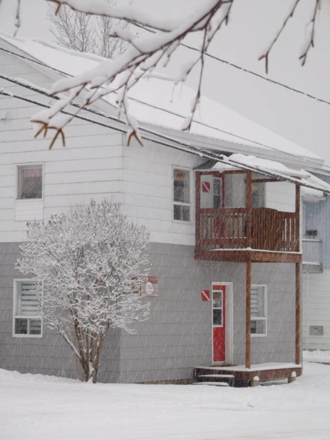 La Cabane Chez Jimmy Petit-Saguenay Экстерьер фото