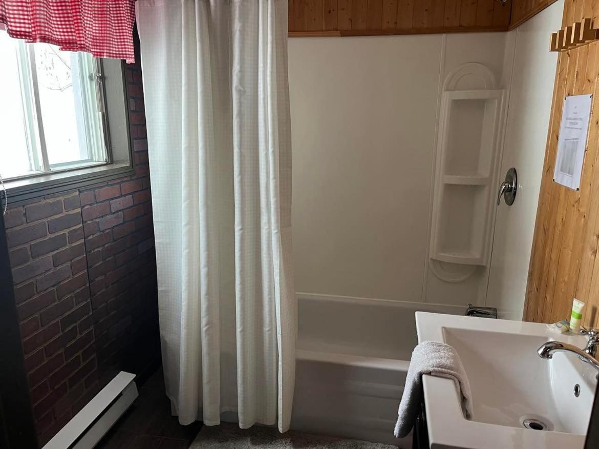 La Cabane Chez Jimmy Petit-Saguenay Экстерьер фото